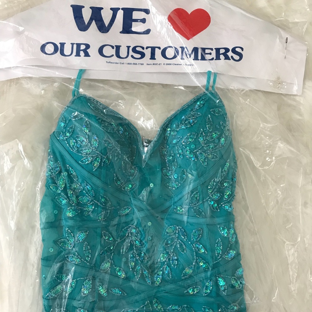 Teal Prom Dress. Size XL. - Picture 2 of 9